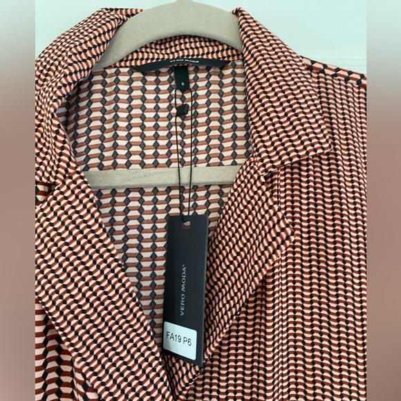 Vero Moda Geometric Print Wrap Dress - Picture 3 of 5